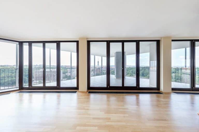 Black Windows Canada Why Are Modern Black Windows Popular   Modern Black Windows Loft Apartment Toronto 768x512 