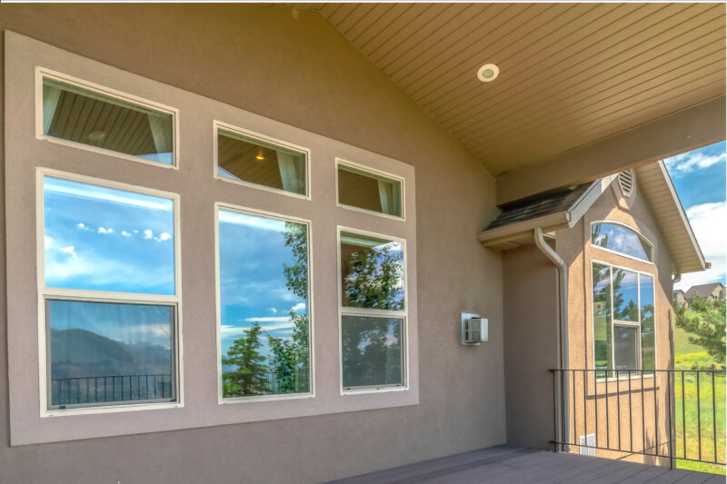 Energy-efficient window glass and panes