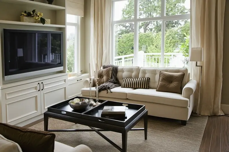 Large fixed and operating windows in a Kleinburg living room